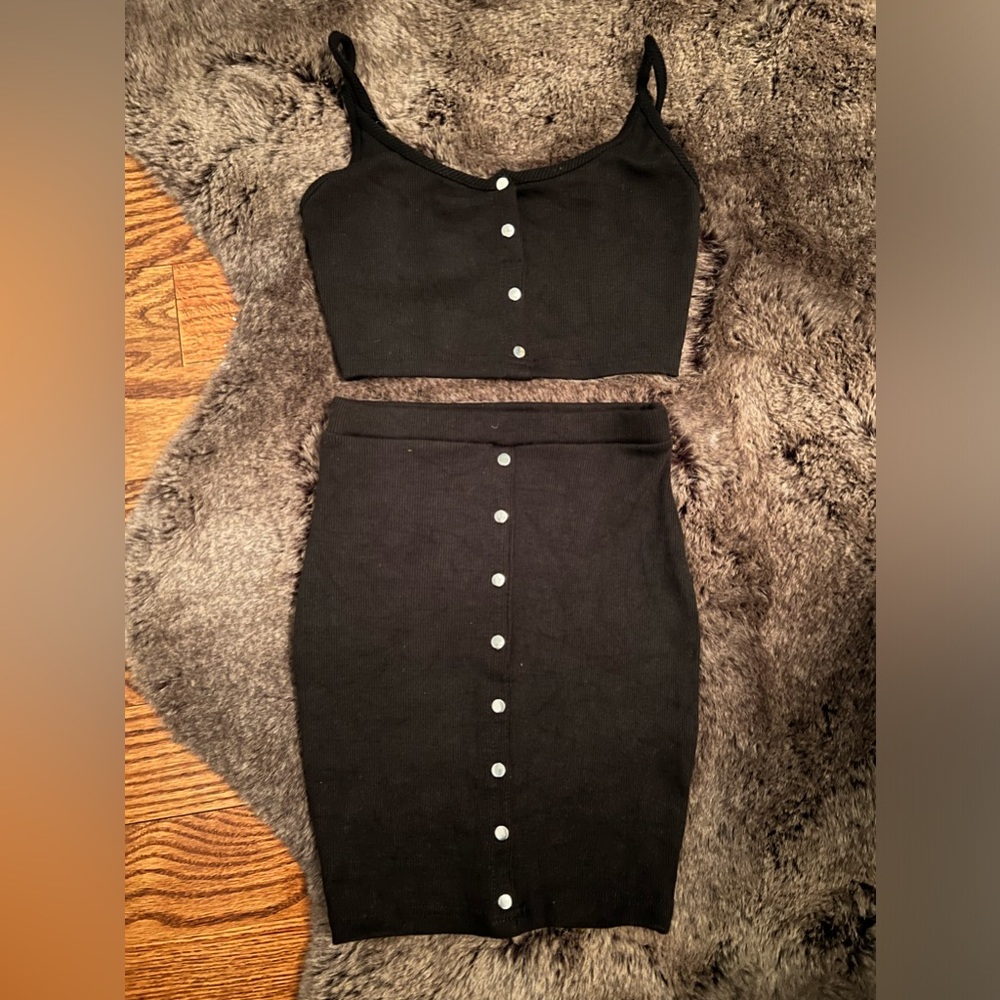 Fashion Nova black cropped skirt set
